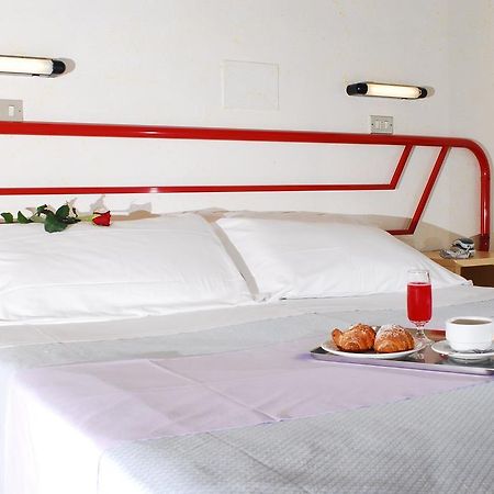 Florida Park Hotel Μπελάρια-Ιτζέα Μαρίνα Δωμάτιο φωτογραφία