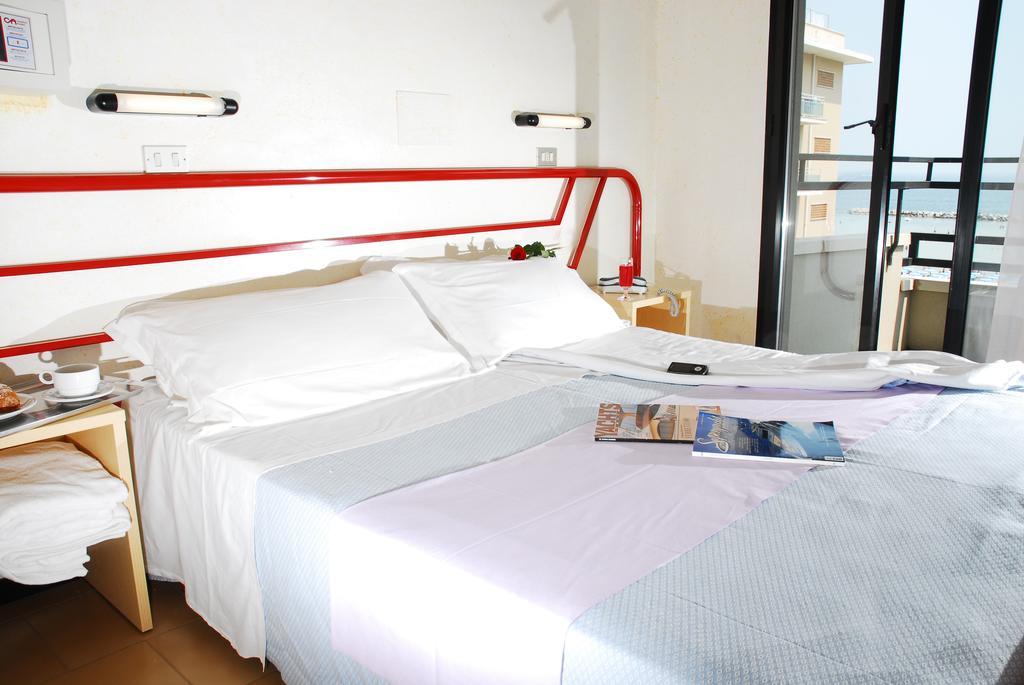Florida Park Hotel Μπελάρια-Ιτζέα Μαρίνα Δωμάτιο φωτογραφία