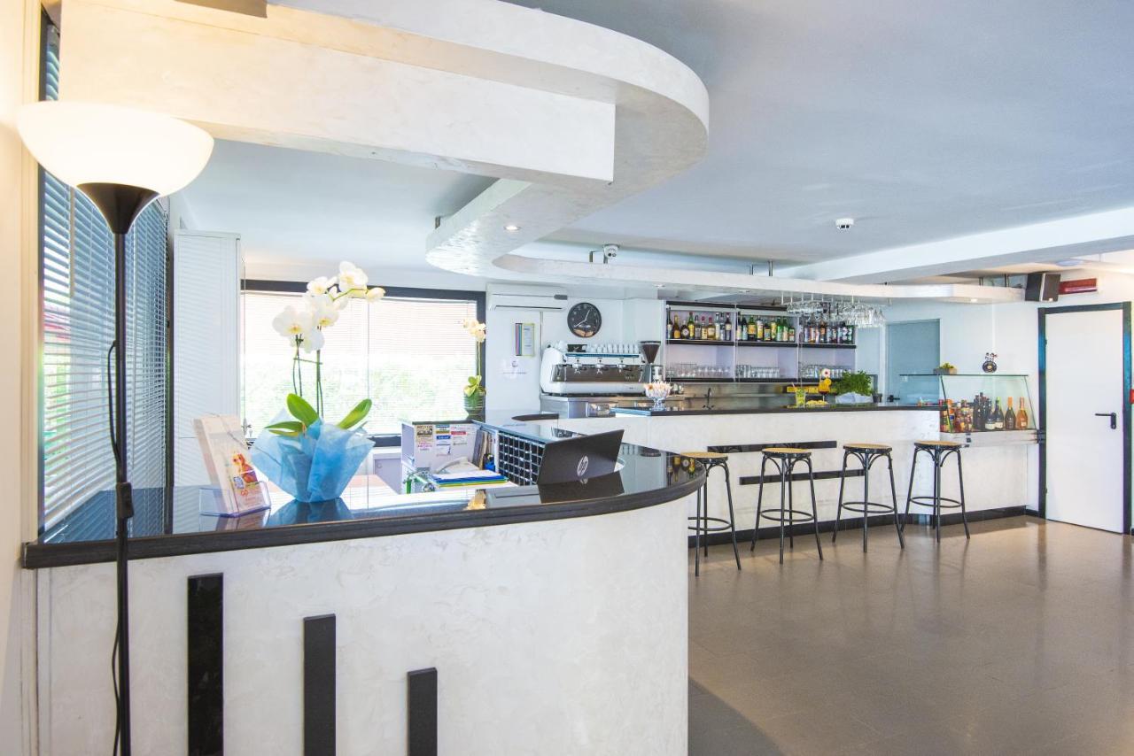 Florida Park Hotel Μπελάρια-Ιτζέα Μαρίνα Εξωτερικό φωτογραφία